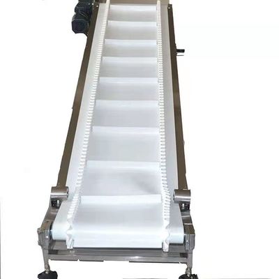 IS09001 Conveyor Kode Botol Tipe Mendaki Dengan Baffle yang Bisa Disesuaikan